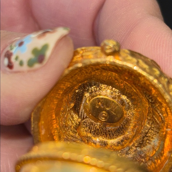 Gold Ornate snuff box with Turquoise Accent - Picture 4 of 4